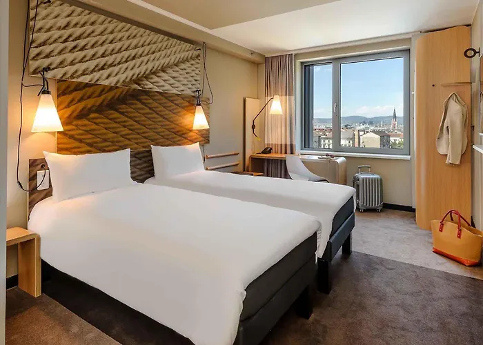 Ibis Hauptbahnhof Hotel 3*