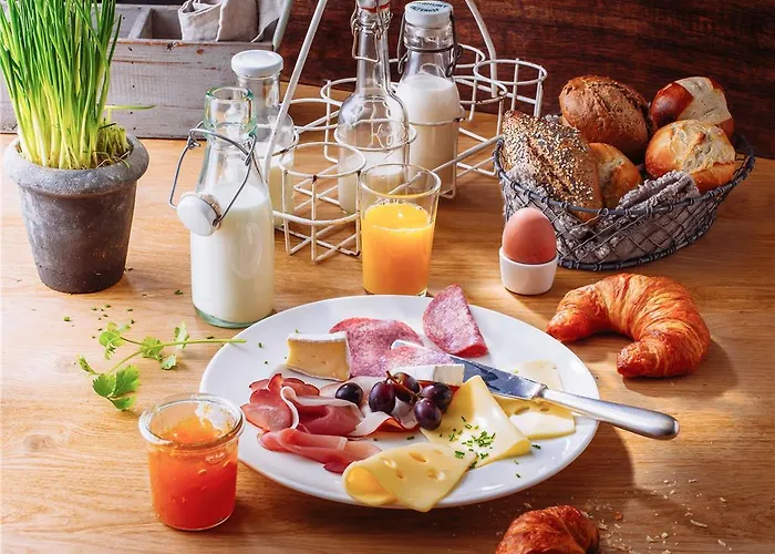 Ibis Hauptbahnhof Hotel 3*