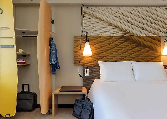Ibis Hauptbahnhof Hotel 3*